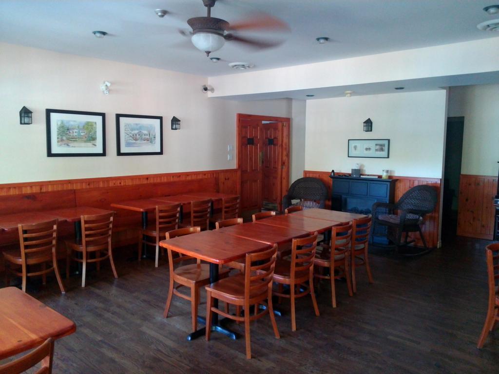 Little Hawk Resort & Marina Algonquin Highlands المظهر الخارجي الصورة