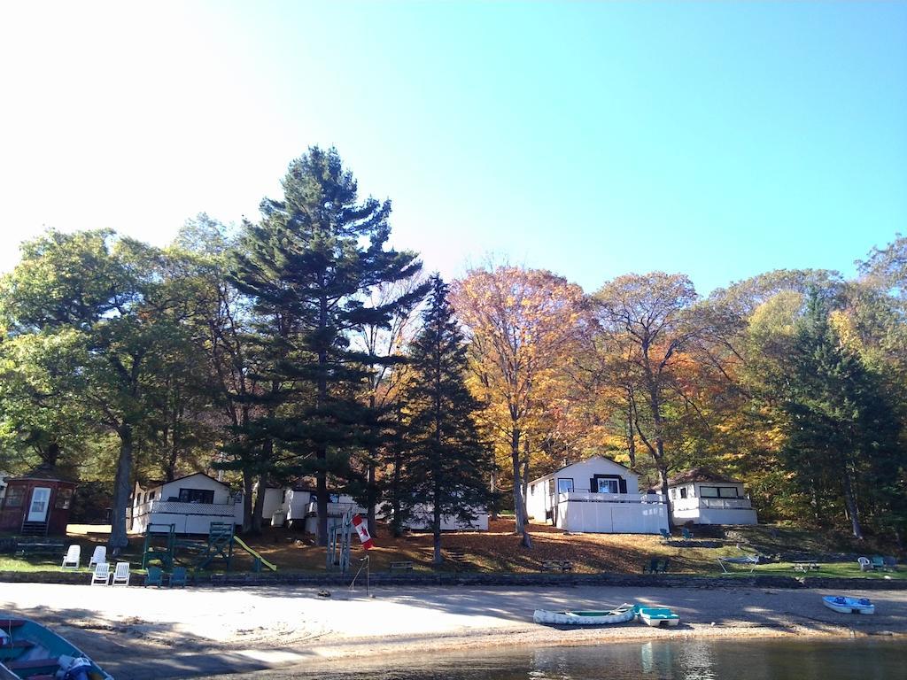 Little Hawk Resort & Marina Algonquin Highlands المظهر الخارجي الصورة