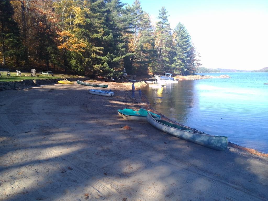 Little Hawk Resort & Marina Algonquin Highlands المظهر الخارجي الصورة