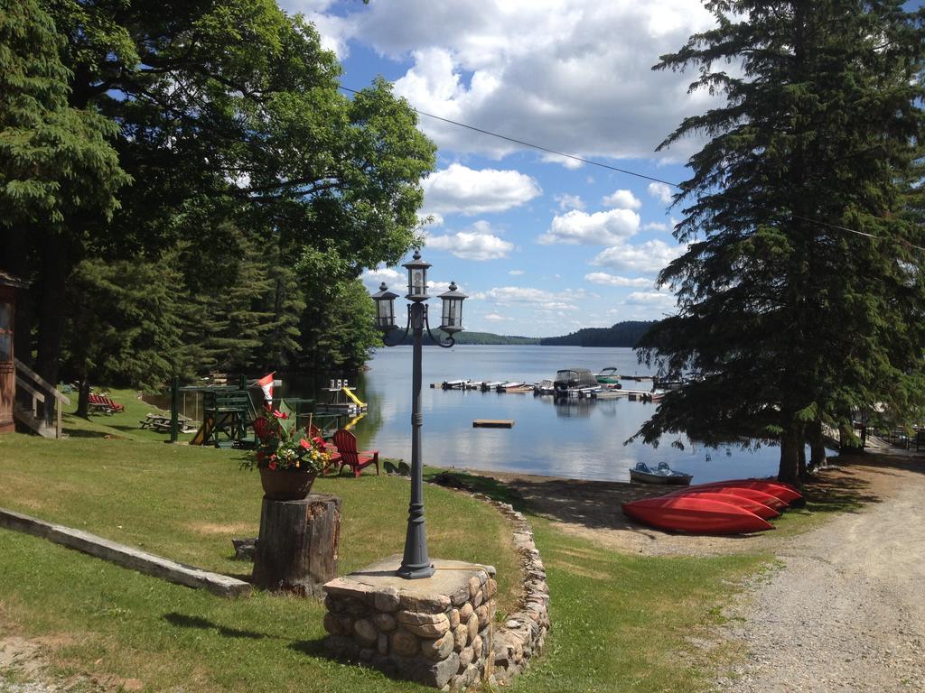 Little Hawk Resort & Marina Algonquin Highlands المظهر الخارجي الصورة