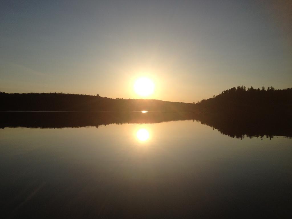 Little Hawk Resort & Marina Algonquin Highlands المظهر الخارجي الصورة