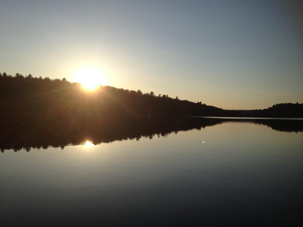 Little Hawk Resort & Marina Algonquin Highlands المظهر الخارجي الصورة