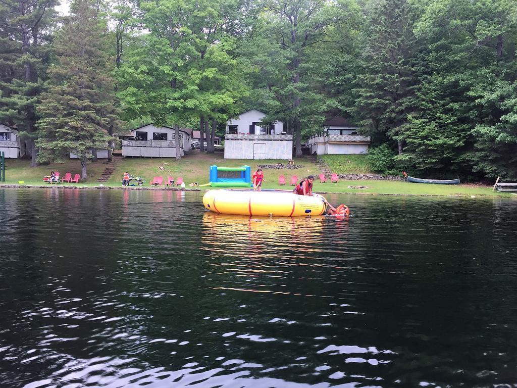 Little Hawk Resort & Marina Algonquin Highlands المظهر الخارجي الصورة