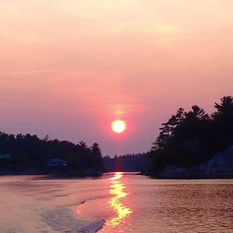 Little Hawk Resort & Marina Algonquin Highlands المظهر الخارجي الصورة