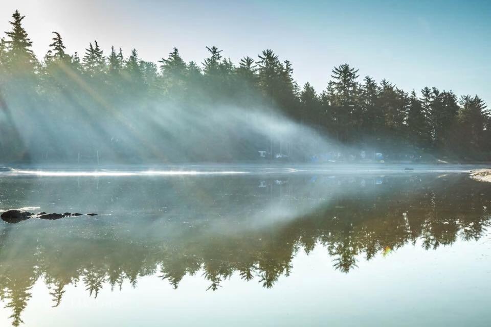Little Hawk Resort & Marina Algonquin Highlands المظهر الخارجي الصورة